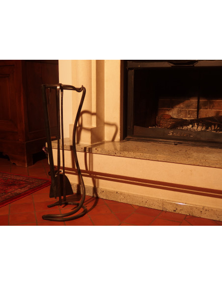 Pelle cheminée en fer forgé main DONJON