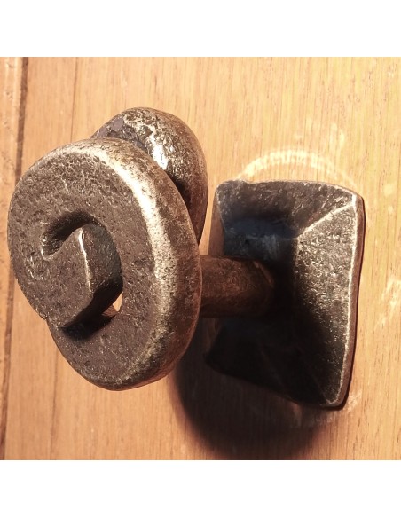Bouton de porte en fer forgé main CHIMERE
