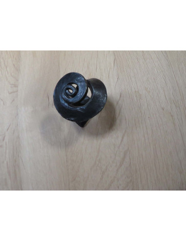 Bouton de porte en fer forgé main GARGOUILLE