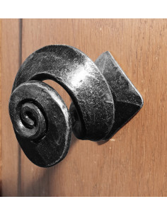 Bouton de porte en fer forgé main GARGOUILLE 2