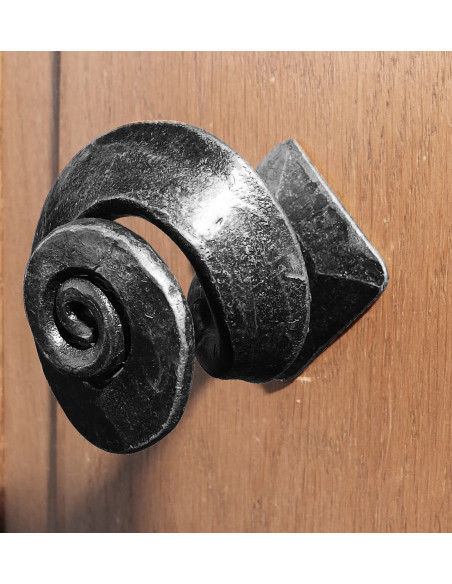 Bouton de porte en fer forgé main GARGOUILLE